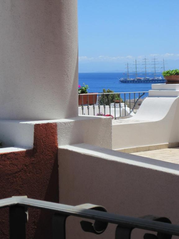 Camera Matrimoniale Deluxe con Vista Mare Laterale